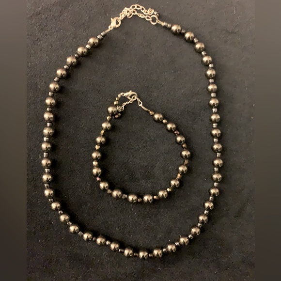 Jewelry Bundle Magnetic: Matching Necklace & Bracelet - Picture 1 of 2